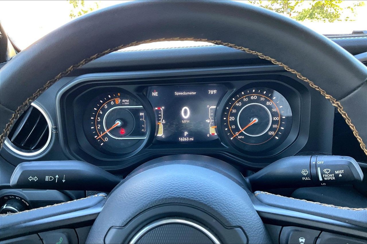 Certified 2024 Jeep Gladiator Sport w/ Premium Package AWD/4WD image 10