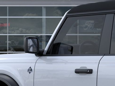 New 2026 Ford Bronco Outer Banks w/ Black Appearance Package AWD/4WD image 22