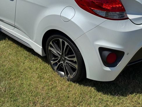 Used 2016 Hyundai Veloster Turbo w/ Option Group 04 FWD image 21