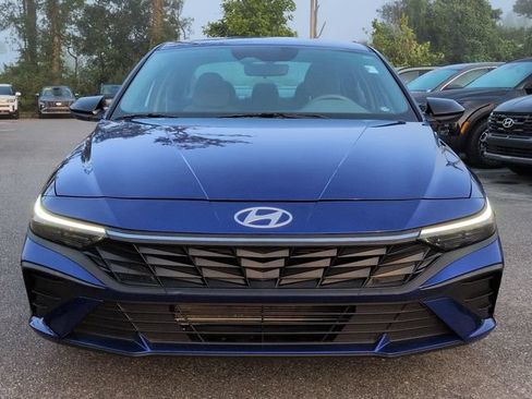 Certified 2025 Hyundai Elantra Sport FWD image 9