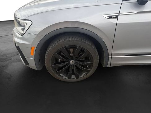 Used 2023 Volkswagen Tiguan SE w/ Panoramic Sunroof Package AWD/4WD image 9