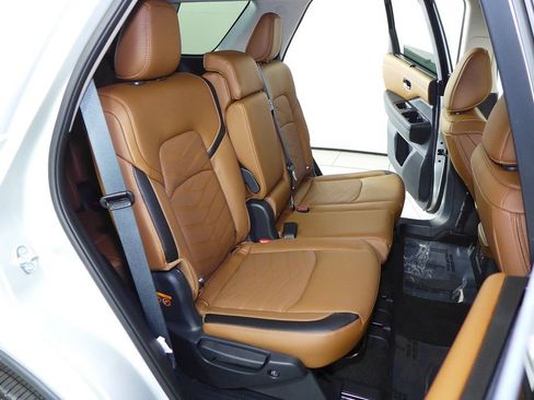 Used 2025 Nissan Pathfinder Platinum w/ Cargo Package FWD image 20