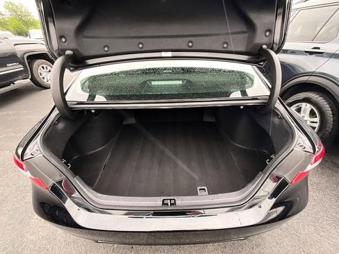 Used 2020 Toyota Camry SE FWD image 27