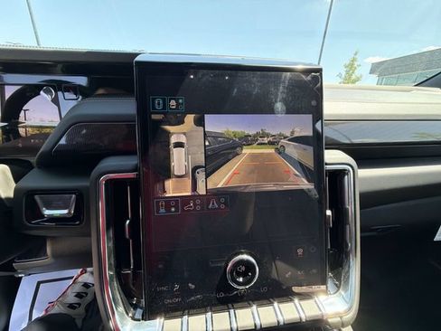 New 2026 GMC Yukon XL Elevation AWD/4WD image 15