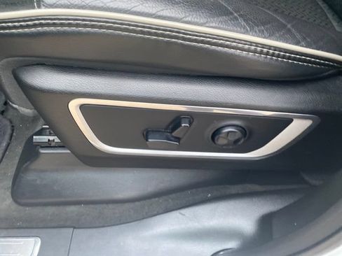 Used 2020 RAM 1500 Laramie w/ Off Road Group AWD/4WD image 18