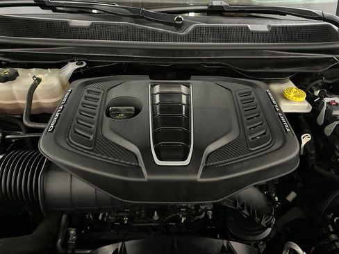Used 2024 Jeep Grand Wagoneer Series III AWD/4WD image 7