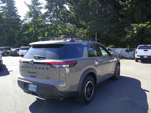 Used 2023 Nissan Pathfinder Rock Creek AWD/4WD image 5