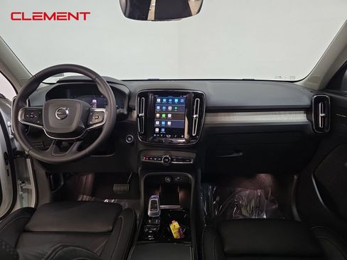 Used 2023 Volvo XC40 B5 Ultimate image 10