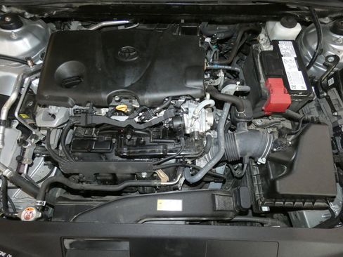 Used 2022 Toyota Camry XSE image 25