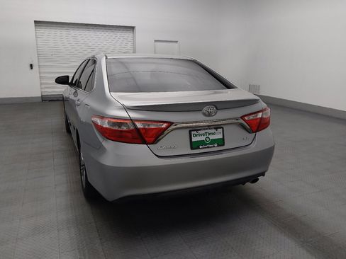 Used 2015 Toyota Camry SE FWD image 6
