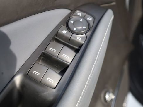 Used 2024 Buick Enclave Premium image 18