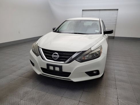 Used 2017 Nissan Altima 2.5 SR w/ Midnight Edition Package FWD image 15