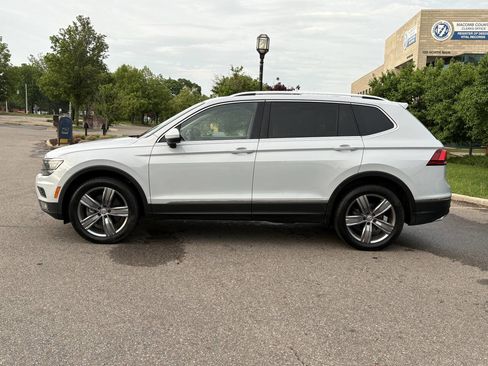 Used 2018 Volkswagen Tiguan SEL Premium AWD/4WD image 19