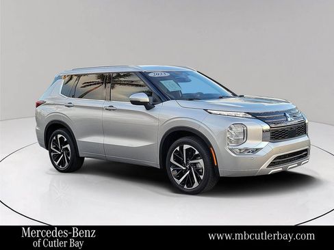 Used 2023 Mitsubishi Outlander SEL image 1