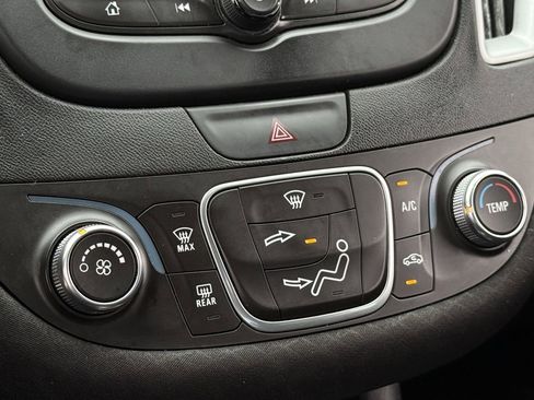 Used 2018 Chevrolet Malibu LS image 17