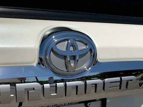 Used 2016 Toyota 4Runner Limited image 32