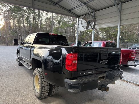 Used 2019 Chevrolet Silverado 3500 LTZ w/ Duramax Plus Package image 3