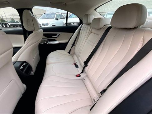 New 2026 Mercedes-Benz E 350 4MATIC Sedan image 10