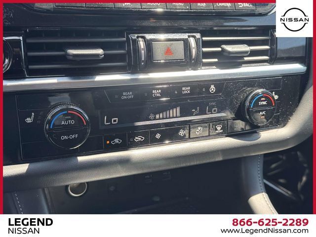 Used 2024 Nissan Pathfinder SL AWD/4WD image 30