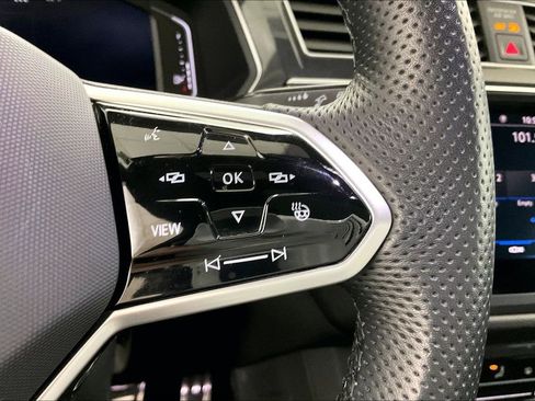 Used 2023 Volkswagen Tiguan SEL R-Line image 12