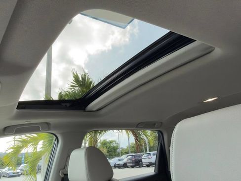 Used 2023 Honda CR-V EX-L image 7
