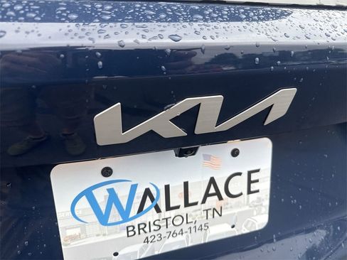 New 2025 Kia Sorento S image 7