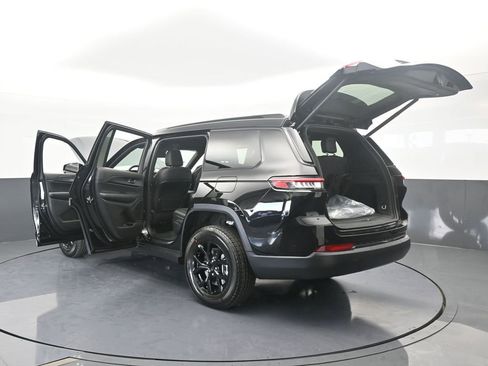 New 2025 Jeep Grand Cherokee L Altitude image 68