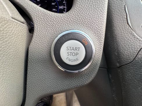 Used 2010 INFINITI G37 Sport w/ Premium Pkg image 30