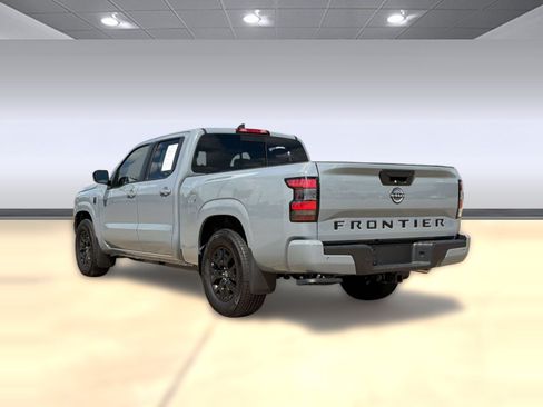 Used 2026 Nissan Frontier SV w/ All-Weather Content Package RWD image 3