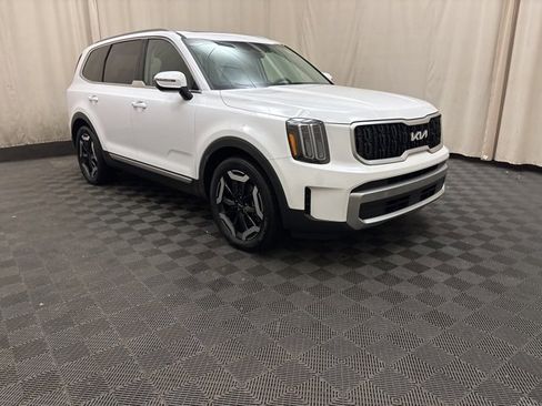 Certified 2023 Kia Telluride EX image 3