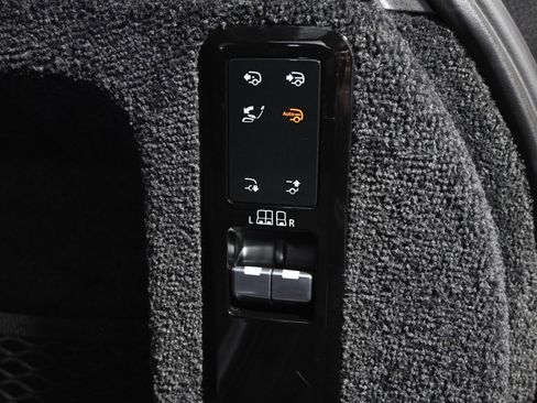 Used 2023 Land Rover Range Rover First Edition image 20