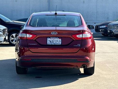 Used 2014 Ford Fusion SE image 4