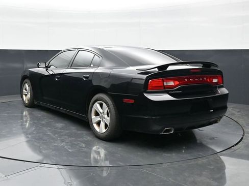 Used 2012 Dodge Charger SE RWD image 5