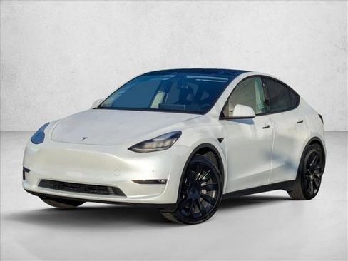 Used 2021 Tesla Model Y Long Range image 1