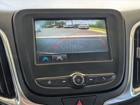 Used 2018 Chevrolet Equinox LT FWD image 9