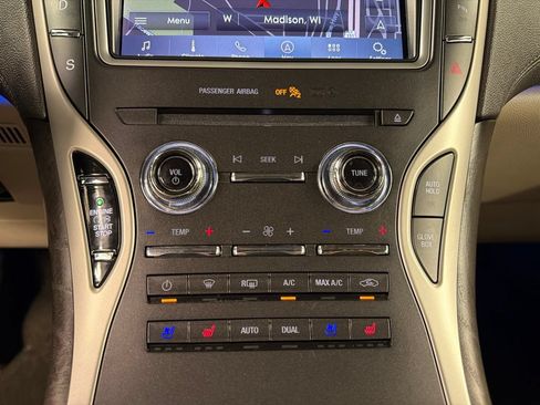 Used 2020 Lincoln Nautilus Reserve w/ Equipment Group 201A AWD/4WD image 14