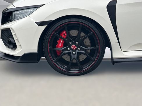 Used 2018 Honda Civic Type R image 11