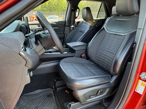 Used 2025 Ford Explorer ST-Line image 15