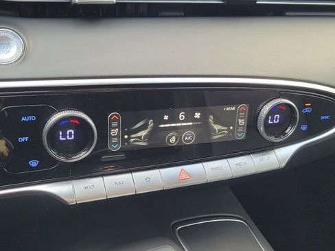 Used 2023 Genesis GV70 2.5T Select w/ Select Package image 28