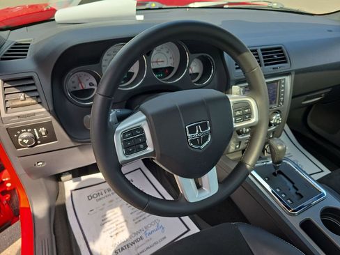 Used 2014 Dodge Challenger R/T image 20