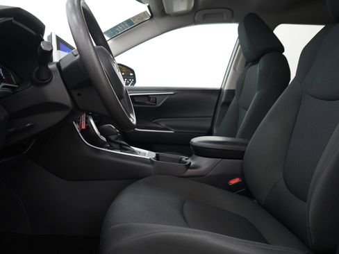 Used 2023 Toyota RAV4 LE FWD image 21