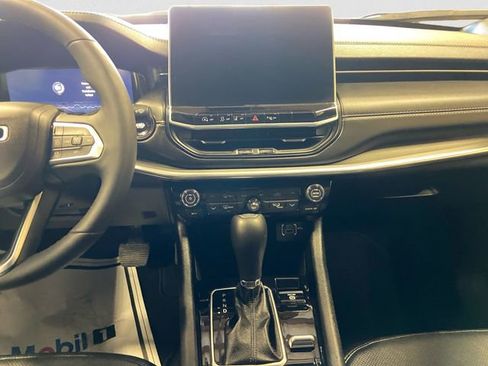 Used 2024 Jeep Compass Limited w/ High Altitude Package image 12