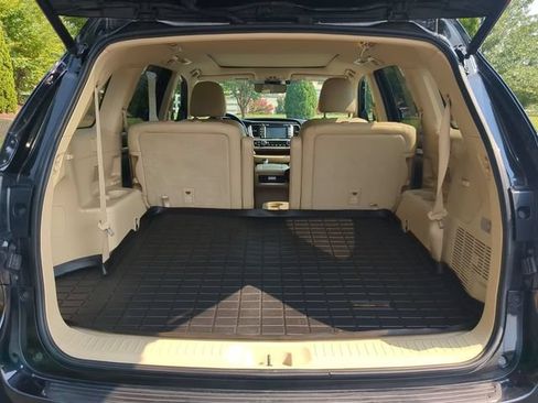 Used 2018 Toyota Highlander Limited Platinum AWD/4WD image 12