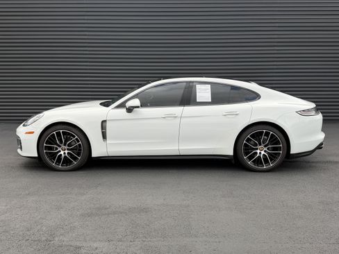 Certified 2023 Porsche Panamera image 2
