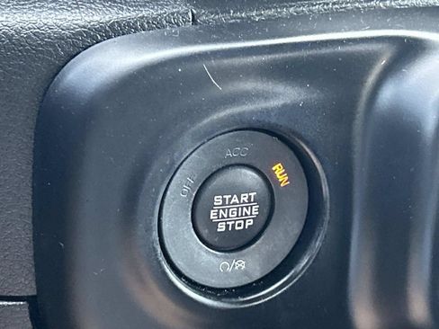 Used 2019 Jeep Wrangler Unlimited Sport S AWD/4WD image 32