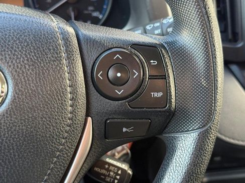 Used 2018 Toyota RAV4 LE w/ All Weather Liner Package image 21