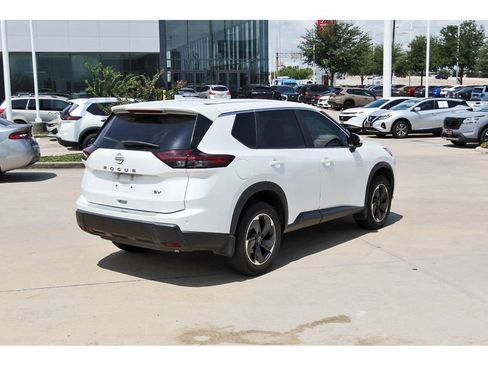 Used 2024 Nissan Rogue SV FWD image 5