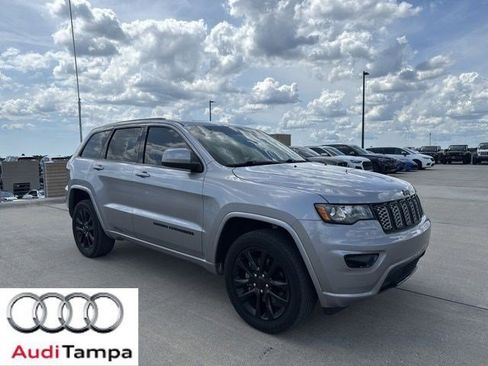 Used 2021 Jeep Grand Cherokee Laredo X AWD/4WD image 1