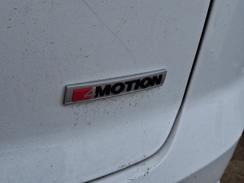 Used 2020 Volkswagen Atlas Cross Sport SE w/ Towing Package image 10