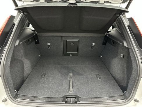 Certified 2025 Volvo XC40 B5 Plus image 23